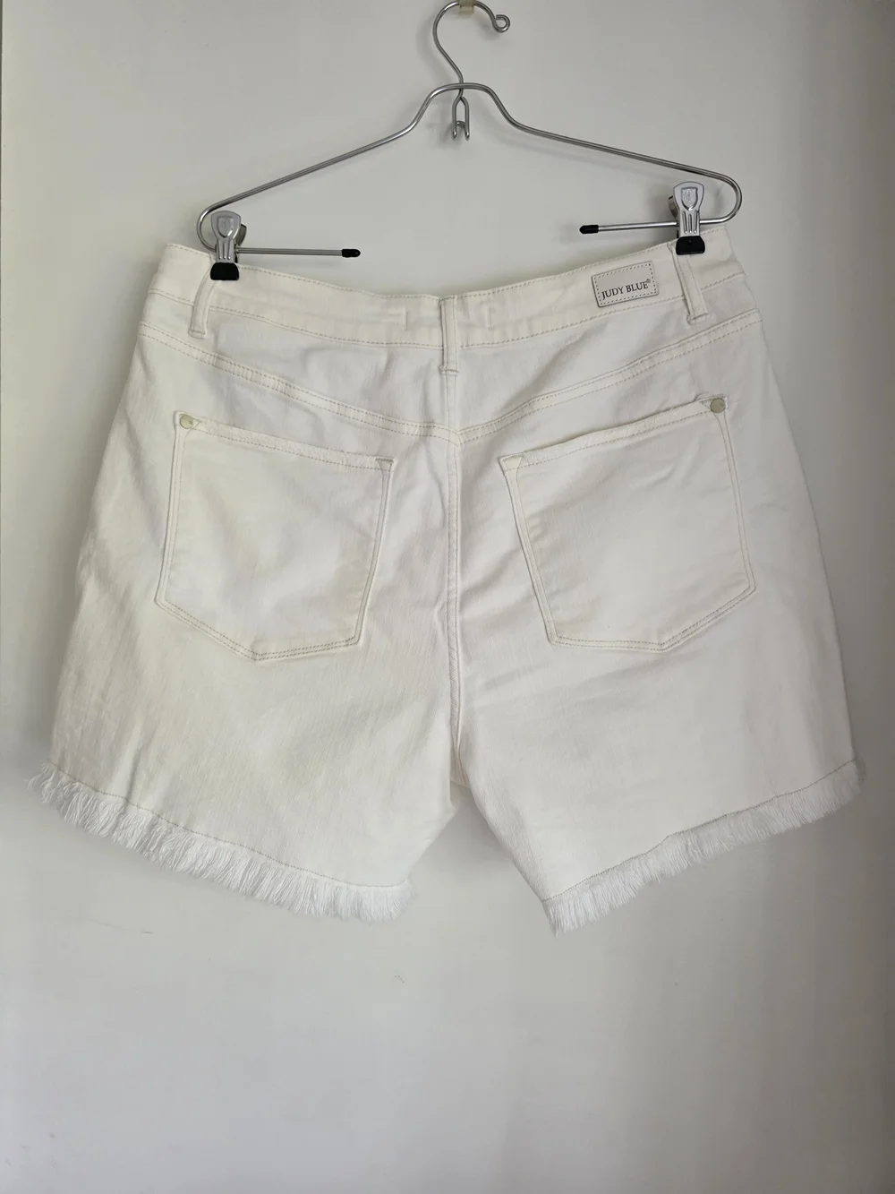 Judy Blue White High-Rise Button-Front Frayed Hem Denim Shorts 1xl - Picture 5 of 9